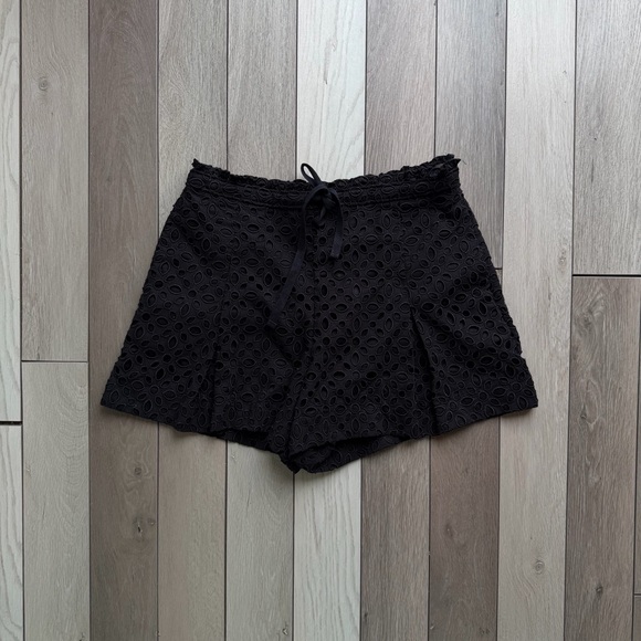 J.Crew Tie-waist short in embroidered eyelet. - Picture 2 of 5